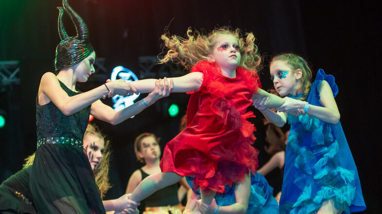 Auch Kids aus Weißwasser starteten im Show Dance: Die Sweet Hoppers brachten das Publikum zum Feiern.