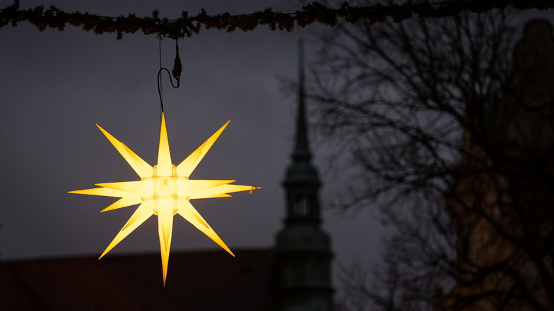 In Waldheim wird auf das Anstrahlen der Stadtkirche verzichtet. Aber ein Herrnhuter Stern könnte in der Adventszeit leuchten. Symbolfoto