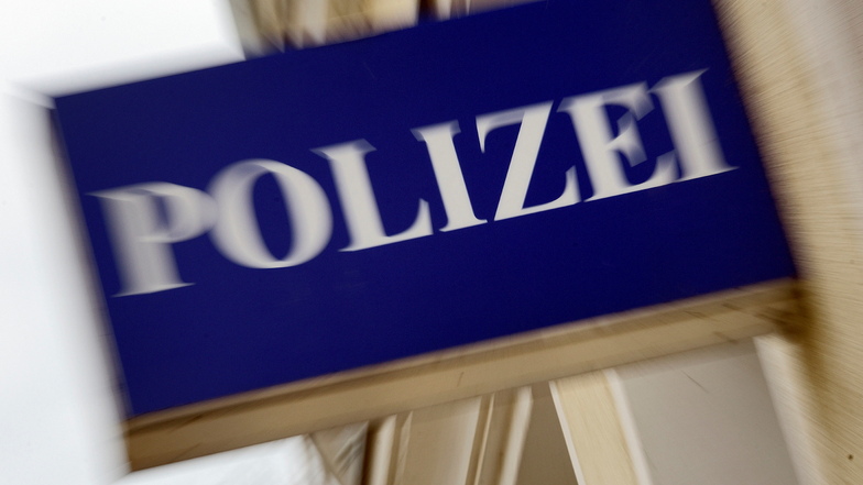 Die Polizei ermittelt zu einem Wohnungsbrand in Dresden-Gorbitz.