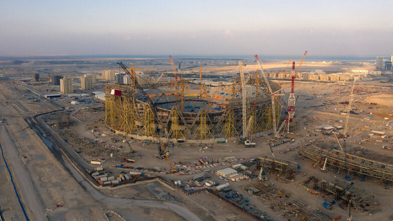 Das Lusail-WM-Stadions in Katar während der Bauphase.