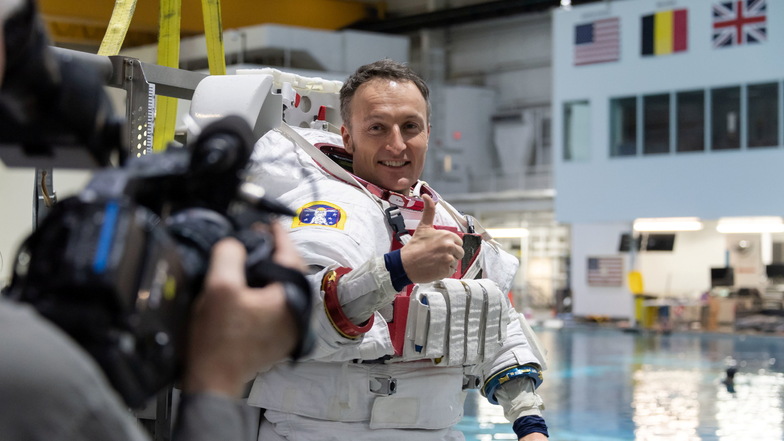 Der deutsche Astronaut Mathias Maurer bereitet sich auf den Flug zur ISS vor. Dort an Bord wird er auch ein Dresdner Experiment durchführen mehrfach.