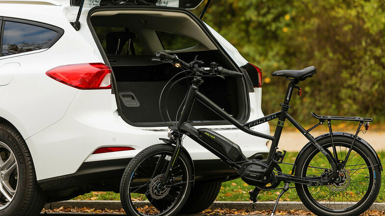 Durch die kompakte Bauweise ist das E-Bike leicht transportierbar. So macht es in jeder Situation eine gute Figur. 