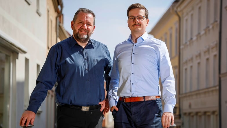 Der FDP-Vorsitzende des Kreisverbandes Bautzen, Matthias Schniebel (l.), und sein Sohn Michael treten bei der Kreistagswahl am 9. Juni an. In den zehn Wahlkreisen schickt die FDP insgesamt 17 Bewerber ins Rennen.