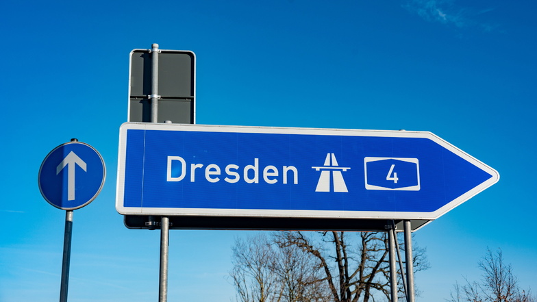 In Fahrtrichtung Dresden geriet ein BMW am Dienstagabend ins Schleudern und kollidierte mit einem Ford.