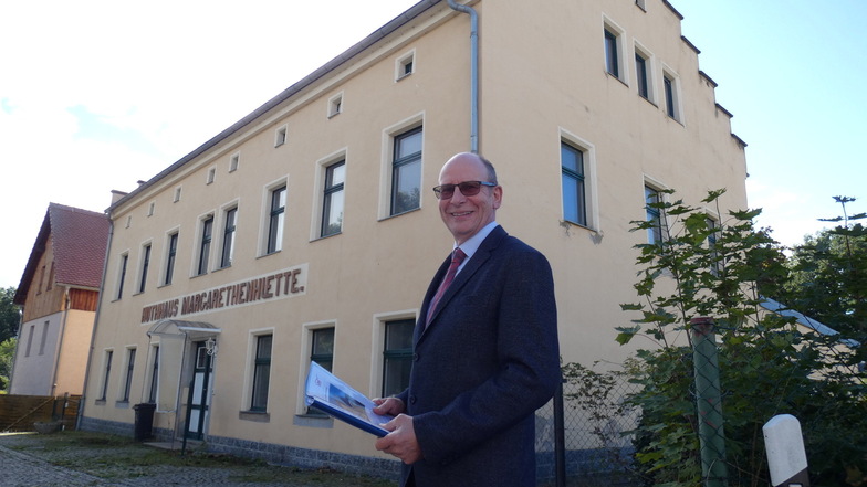 Wer hat Interesse am Großdubrauer Huthhaus? Heiko Klemann, selbstständiger Handelsvertreter im Auftrag der LBS Immobilien GmbH, bemüht sich derzeit um einen Käufer für das Gebäude.