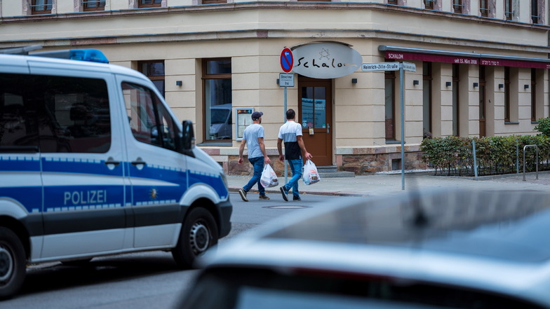 Am 20.09.2018 griffen Neonazis das jüdische Restaurant "Schalom" in Chemnitz an. Solche Angriffe sind nur die Spitze des Eisbergs. Die Melde- und Beratungsstelle Antisemitismus soll auch Vorfälle im Dunkelfeld erfassen.