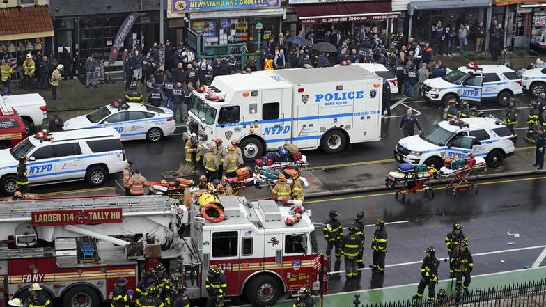 Schüsse in New Yorker U-Bahn: Verdächtiger festgenommen