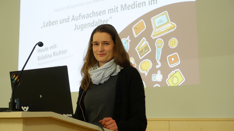 Kristina Richter vom Medienkulturzentrum in Dresden hat vor Eltern einen Vortrag über den Umgang mit Medien gehalten.