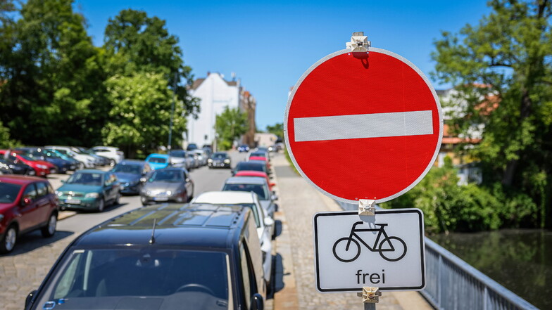Neuerdings ist die Langbeinstraße eine Einbahnstraße - allerdings dürfen Radfahrer in die Gegenrichtung fahren.