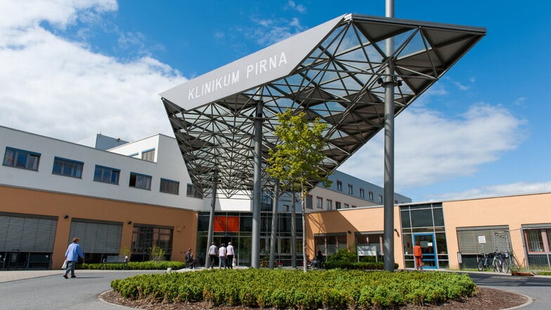 Die Kassenärztliche Vereinigung Sachsen erweitert den Wochenend-Bereitschaftsdienst auf dem Areal des Klinikums in Pirna-Sonnenstein .