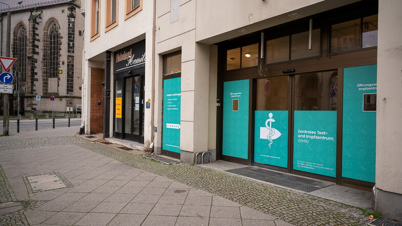 Im ehemaligen dm-Markt am Görlitzer Demianiplatz entsteht ein neues Corona-Test- und Impfzentrum.