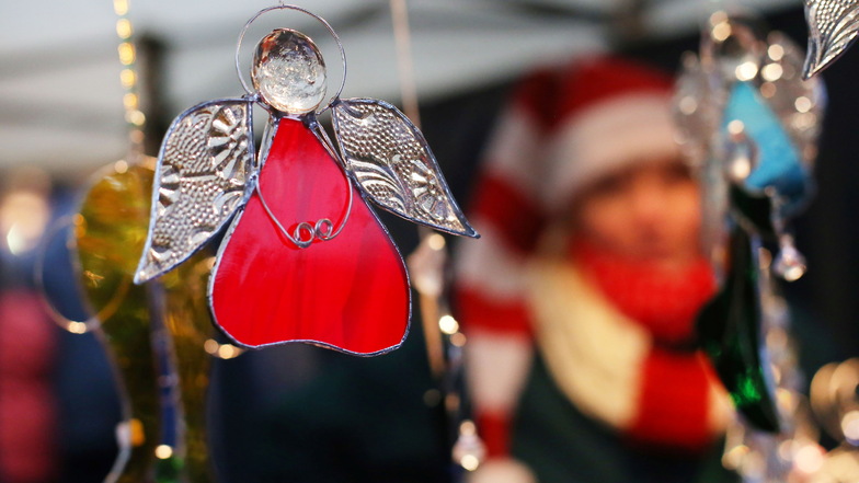 Stimmungsvolle Atmosphäre, Lichterglanz und Adventslieder: Weihnachtsmärkte sind jedes Jahr Besuchermagneten. Die Veranstalter in Radeberg und den umliegenden Gemeinden hoffen, dass die Märkte diesmal stattfinden können.