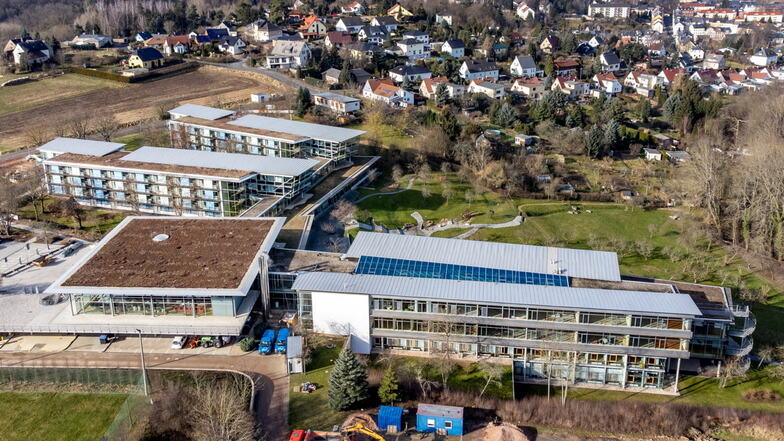 Seit knapp zweieinhalb Jahren wird das AOK-Bildungszentrum in Massanei als Ankunftszentrum genutzt. Bis Ende des Jahres sollen alle Flüchtlinge ausgezogen sein.