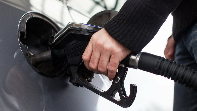 Zunächst um rund 8 Cent pro Liter verteuert sich Diesel ab 2021.