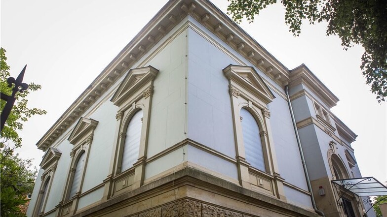 Im Gesamtpreis von über elf Millionen Euro ist auch die Villa in der Lene-Glatzer-Straße enthalten.