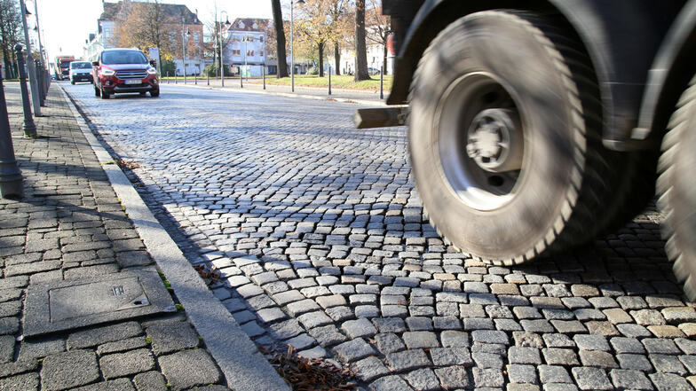 In Döbeln ist unter anderem geplant, drei Kreuzungen an der Oberranschützer Straße in der 30er-Zone aufzupflastern, um die Durchfahrt für Autofahrer unattraktiver zu machen.