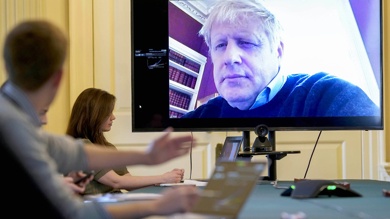 Sitzung per Bildschirm: Der an Covid-19 erkrankte britische Regierungschef Boris Johnson ist vor einigen Tagen positiv auf das Coronavirus getestet worden in befindet sich seitdem in Quarantäne.