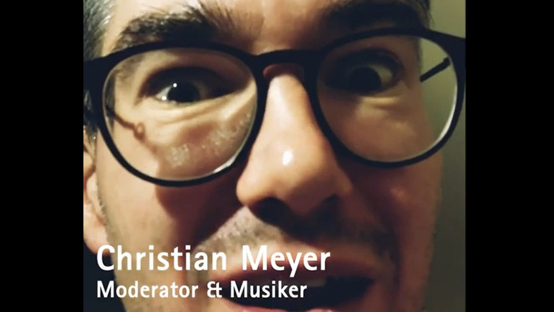 "Weihnachten feiern wir zu Pfingsten": Moderator Christian Meyer ist einer der prominenten Sachsen, die bei der Weihnachtskampagne des Freistaates mitmachen.