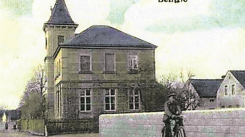 erstmals erwähnt 1392 als Ranow/Rohna (ebener Ort), nach Ponickau eingepfarrt, im Ort gab es eine eigene Schule, zuletzt 302 Einwohner, verlassen 1938