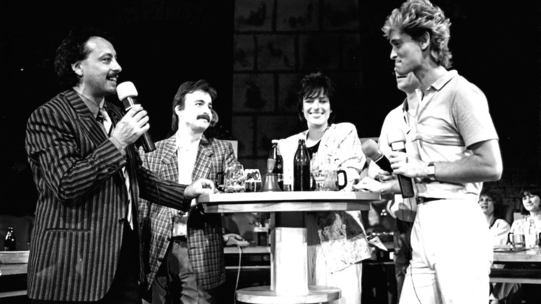 Am Show-Stammtisch mit Wolfgang Stumph, Jürgen Karney, Ina-Maria Federowski, Jürgen Lippert und Olaf Berger (v. l.)