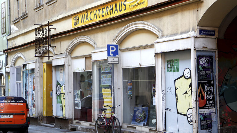 Blick aufs Wächterhaus: Hier gibt's am Sonnabend den ersten "Schweizer Bazar".