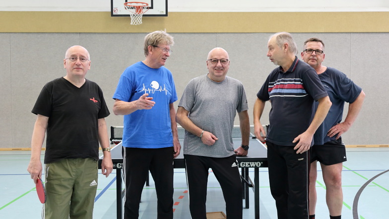 Bürgermeister Steffen Ernst (Mitte) gehörte zu den Neulingen beim Turnier - hier in seiner Vorrundengruppe mit Volker Winkler, Andreas Fuß, Steffen Dommsch und Andre Beuche.