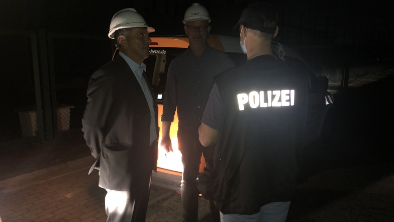 Die Kriminalpolizei hat am Montagabend die Ermittlungen zum Stromausfall in Dresden aufgenommen.