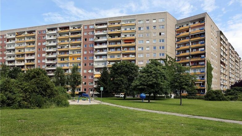 Leerstand und Abriss waren lange Jahre die prägenden Themen in den ostdeutschen Neubauvierteln. Zehntausende Wohnungen wurden abgerissen. Inzwischen stabilisiert sich die Lage in den Wohngebieten.