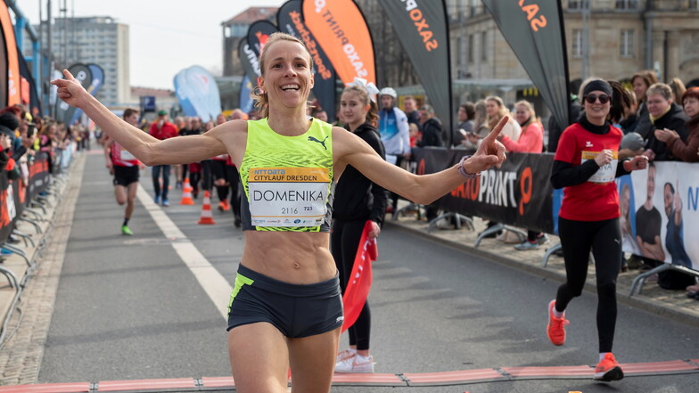 Start-Ziel-Sieg für Domenika Mayer. Die EM-Sechste im Marathon gewinnt den Citylauf in Dresden.