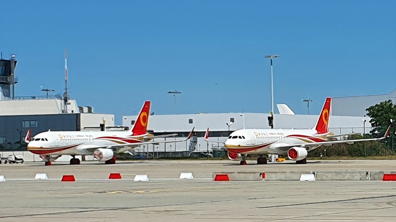 In Klotzsche sind unter anderem zwei Maschinen für die chinesische Chengdu Airlines abgestellt worden.