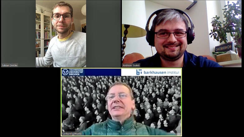 Fabian Deicke (links oben) und Andreas Szabo (rechts oben) sprechen mit TU-Professor Gerhard Fettweis im CoronCast über eine Videoschalte.