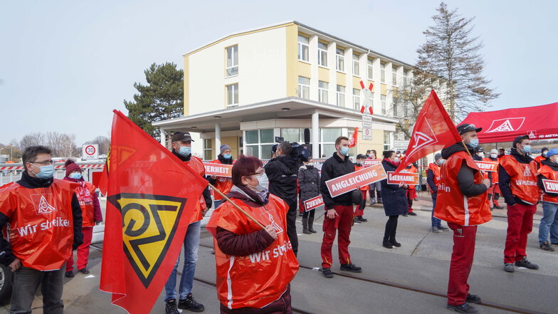 Für Mittwoch hat die IG Metall zum nächsten Warnstreik bei Alstom in Bautzen aufgerufen. Bereits am 9. März hatten die Waggonbauer dort ihre Arbeit niedergelegt.