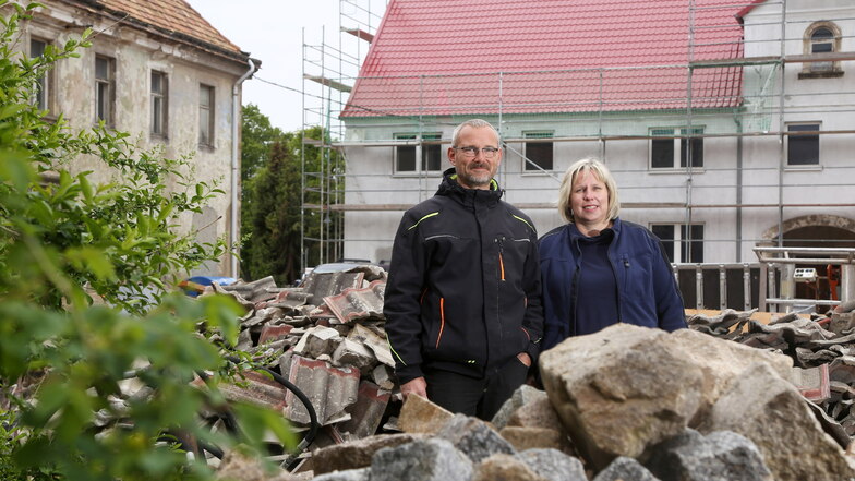 Die ehemalige Gemeinderätin Anja Schultze und ihr Mann Göran ließen einen Vierseithof in Heyda sanieren.