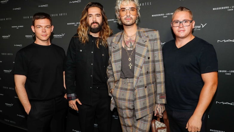 Georg Listing (l-r), Tom Kaulitz, Bill Kaulitz und Gustav Schäfer kommen zum Tokio Hotel-Event in Berlin.