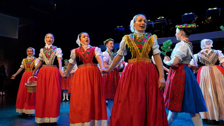 Beim 15. Bühnenball 2018 im Deutsch-Sorbischen Volkstheater in Bautzen wurde auch gesungen, etwa mit Beteiligung vom Sorbischen Nationalensemble. Jetzt gibt es eine Debatte um den Text der sorbischen Hymne.