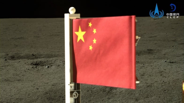 Chinesische Raumkapsel mit Mondgestein zurück auf der Erde