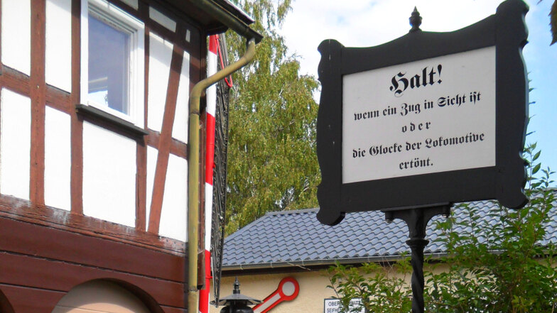 Nostalgisches Schild in Seifhennersdorf.