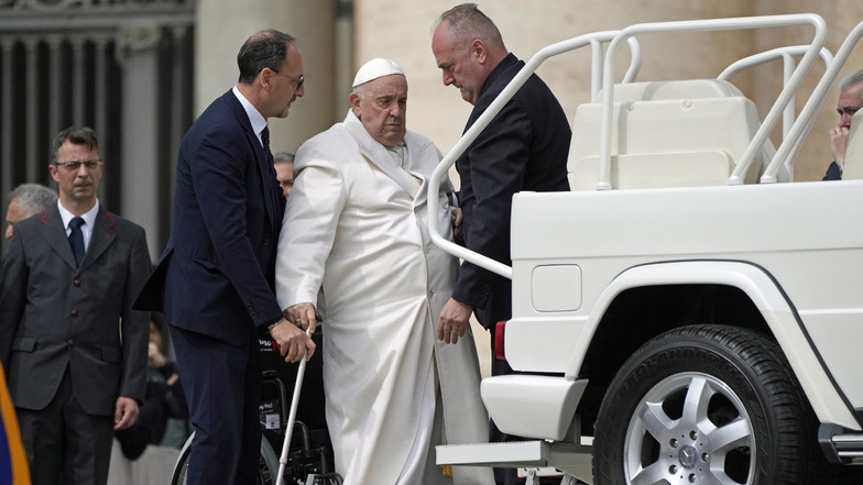 Bronchitis bei Papst Franziskus: Ärzte melden Besserung