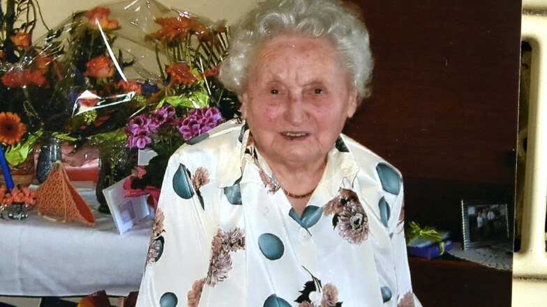 Irmgard Genthe beim letzten Geburtstag in ihrer eigenen Wohnung 2017.