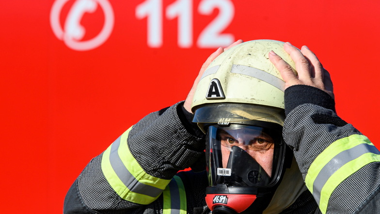 Feuerwehrleute mussten am Ostersonnabend zu einem Brand auf der Königsbrücker Straße ausrücken.