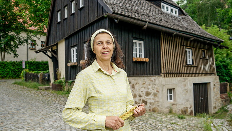 Pächterin Gerlind Alius hat das Bautzener Hexenhaus zu einem Museum umgestaltet. Die Bautzener Wohnungsbaugesellschaft investierte in die Rekonstruktion des Gebäudes. Das Foto stammt noch aus der Zeit vor Beginn der Arbeiten.