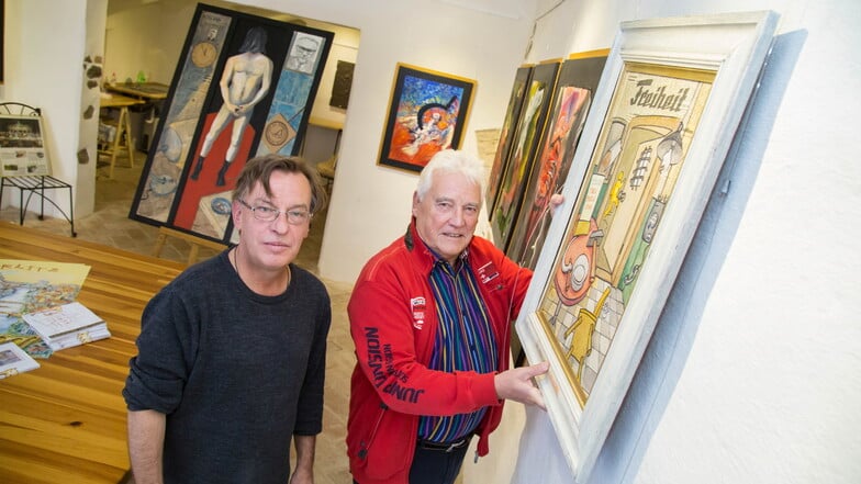 Der Künstler Andreas Neumann-Nochten (l.) und Ludwig Stalf im Oktober 2019 vor der Eröffnung der Galerie ZwoNeun in der Hotherstraße 29.