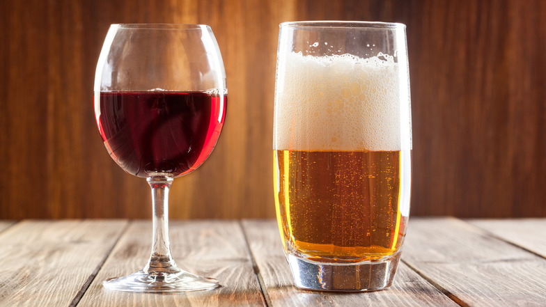 Was ist dran am „Wein auf Bier, das rat’ ich dir“? Forscher der Universität Witten/Herdecke haben den Spruch wissenschaftlich überprüft.
