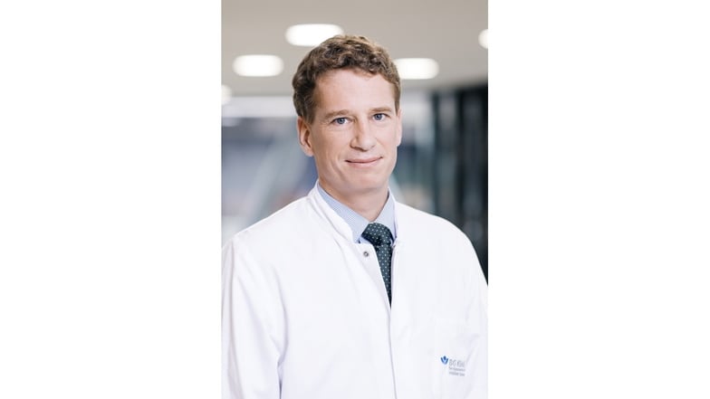 Professor Adrien Daigeler (50) leitet die Klinik für Plastische Chirurgie Tübingen. Er gehört der Gesellschaft für Senologie an. Foto: UKT