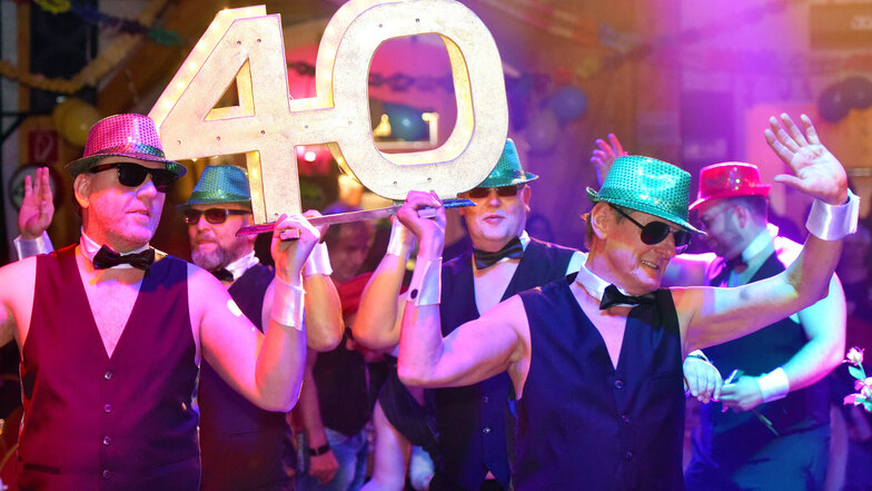 Der Karnevalsclub Löbau feiert in der 40. Saison unter dem Motto „Wisst ihr noch, wie’s damals war, der KCL wird 40 Jahr“. 