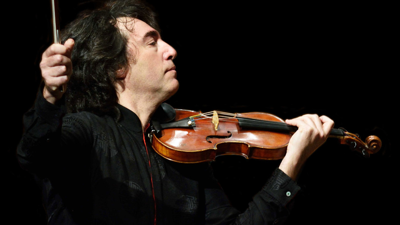 Dmitri Berlinsky bringt die Violine zum Erklingen.