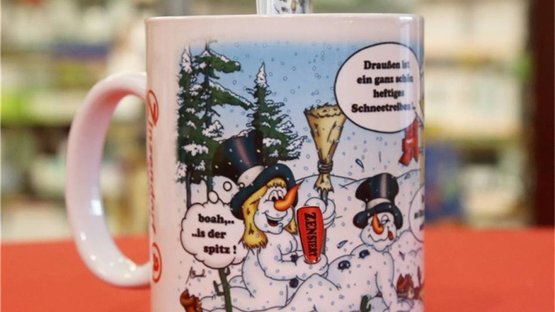 2009: Auf Tasse Nummer drei wird es schlüpfrig. Der „spitze“ Schneemann wird heiß verführt.