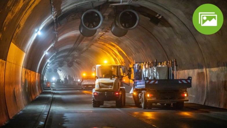 So sieht es derzeit in der Nordröhre aus: Statt Lkw und schnellen Flitzern fahren hier Baumaschinen.