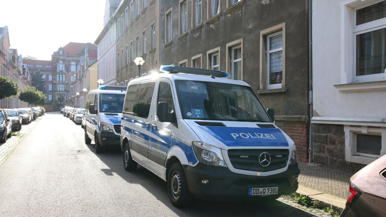 Am 30. Juli durchsuchten mehrere Beamte im Auftrag der Staatsanwaltschaft Zwickau die Wohnung von Sophie Kutscher in Hartha. Mitgenommen haben sie nach Angaben ihres Vaters jedoch fast nichts.