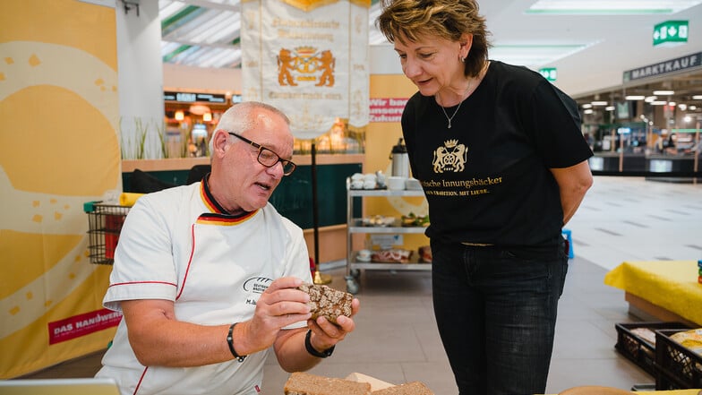 Michael Isensee, gelernter Bäckermeister prüft seit 1991 die Brote von Nord- und Mitteldeutschland.